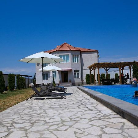 יירבאן Ossanna Hotel מראה חיצוני תמונה