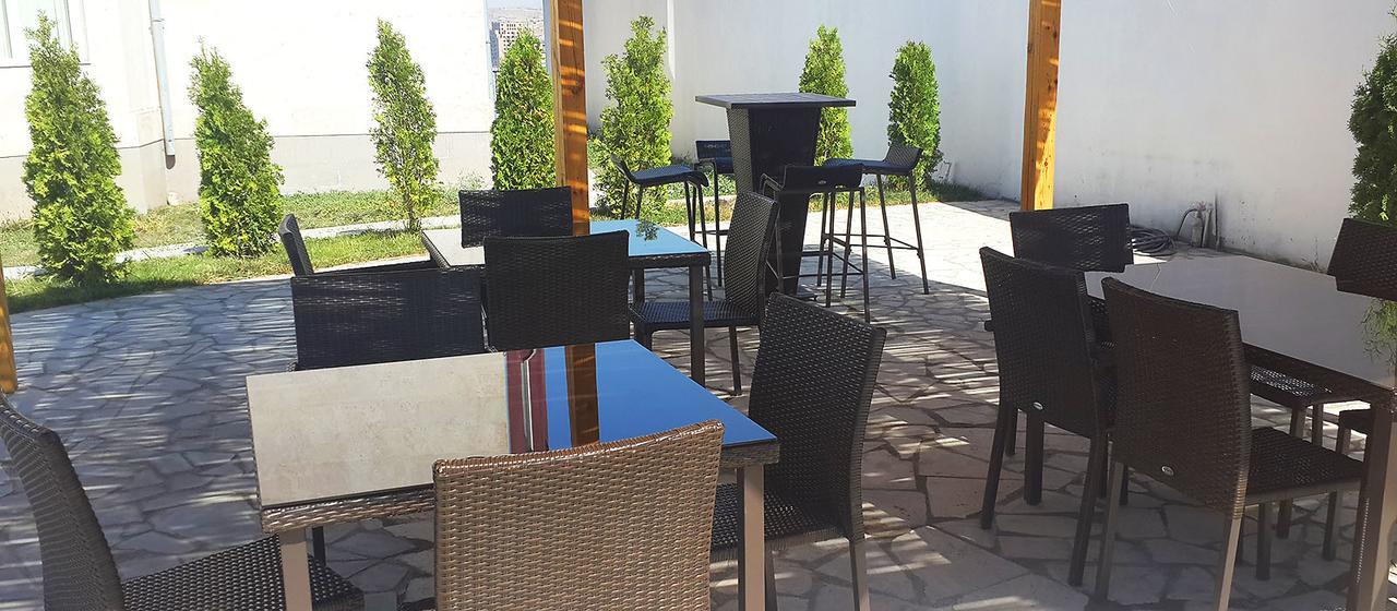 יירבאן Ossanna Hotel מראה חיצוני תמונה