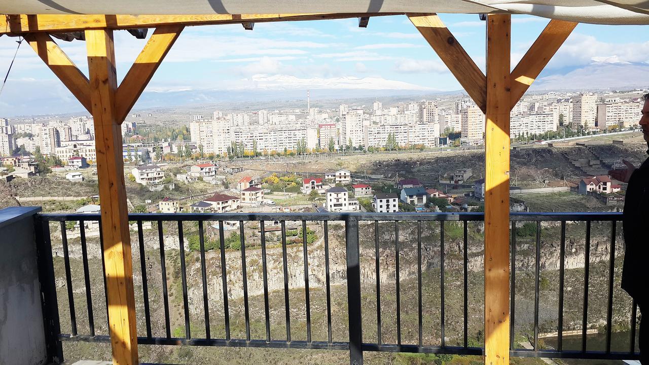 יירבאן Ossanna Hotel מראה חיצוני תמונה