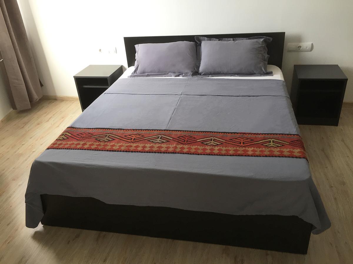 יירבאן Ossanna Hotel מראה חיצוני תמונה