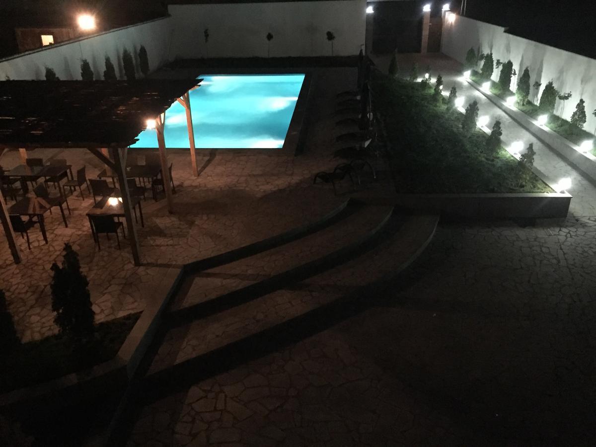 יירבאן Ossanna Hotel מראה חיצוני תמונה